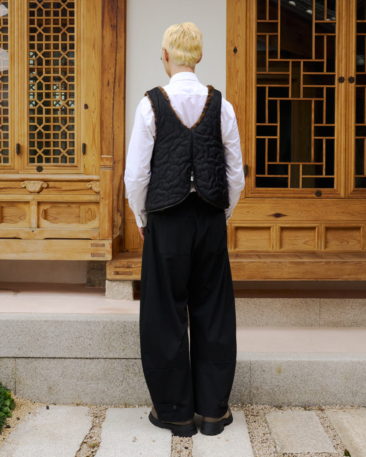 BLACK BAEJA VEST / BAG