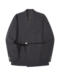 COLLARLESS TIE BLAZER
